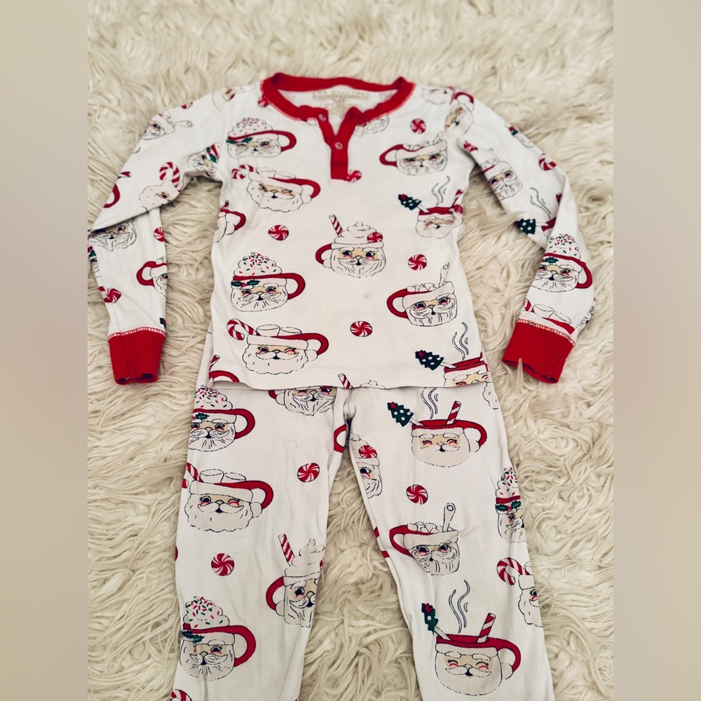 TBBC Keeping Spirits Bright 🎅🏻 Pajamas Size 4T